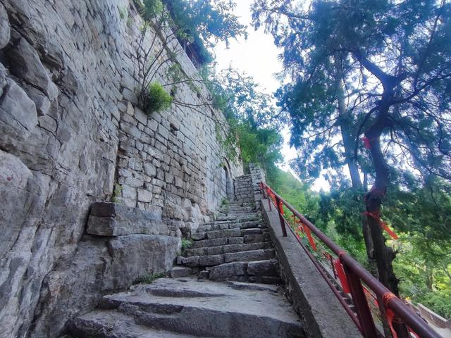 博山青龙山古建筑群，城寨结合，构思巧妙，不虚此行