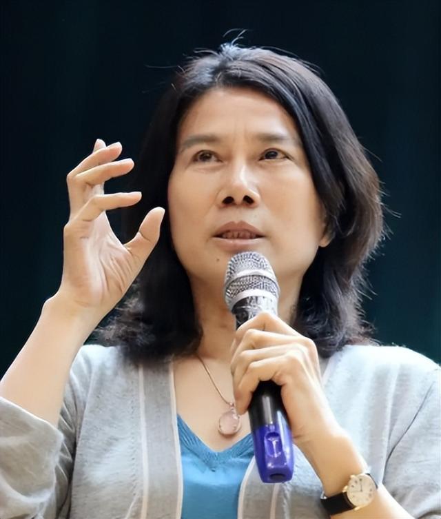 被停职审查、转移资产、搞办公室恋情，董明珠身上标签哪个是真的