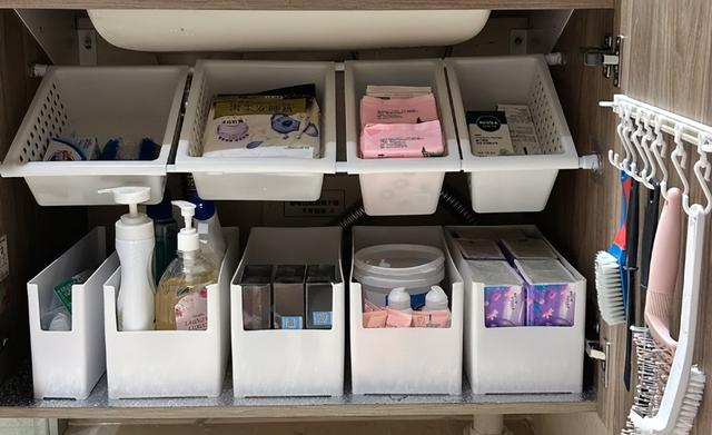 卫生间杂乱、收纳空间小？保洁阿姨教你收纳妙招，那叫一个高级