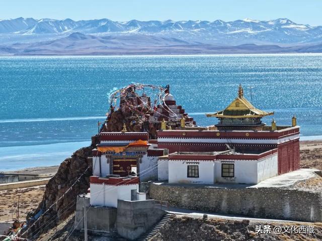 99%的人都错过的西藏最澄澈的湖泊！湖心冰裂瞬间太绝了！