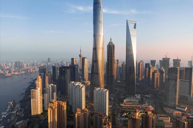 曹德旺预言成真了？我国二三十层的电梯房，或将面临同一个结局？