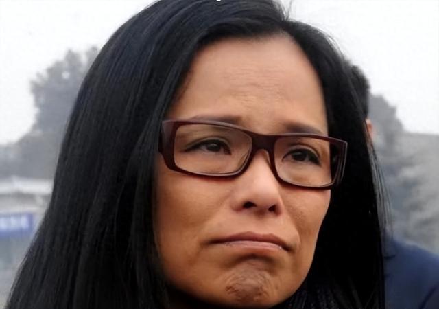 62岁韦唯现状：脊柱断裂已恢复，前夫已死	，3个混血儿子回国相伴