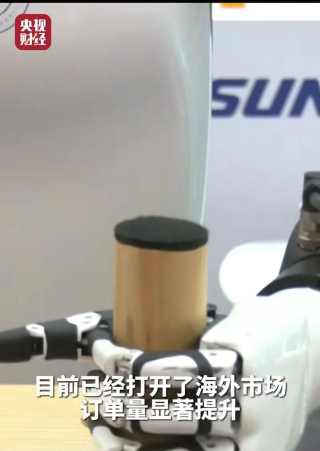 国产人形机器人火了！海外订单爆满，这次我们真的领先了！