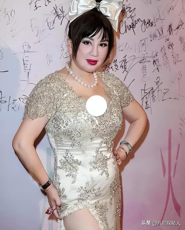 她是中国第一美妇，坐牢、离婚、拍三级片，还因太美被克林顿接见