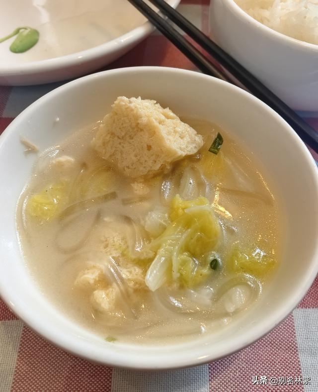 世界反法西斯战争胜利80年之际，参观海拉尔纪念园，哈萨尔桥夜景