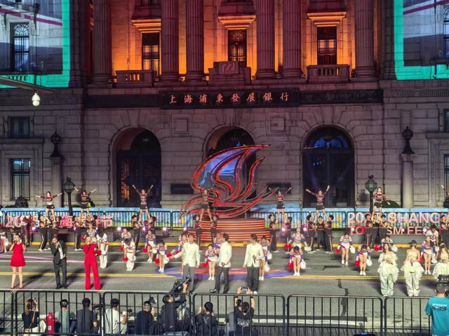 剧透来了！上海旅游节大巡游正在彩排中，小布带你抢先看→