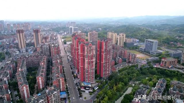四川很奇特的县，对行政归属地认同感不强，藏着罕见自然奇观！