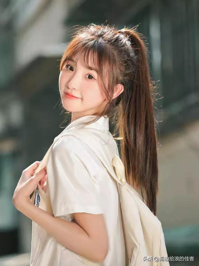甘肃兰州一校花,楚楚动人,我见犹怜,这气质堪称校园天花板