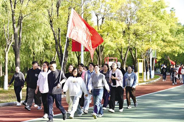 多彩包头的四季诗行