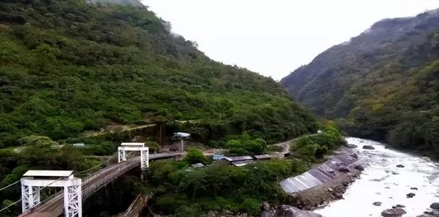 从冰封雪原到热带雨林：中国终极越野之路扎墨公路，你敢挑战吗？
