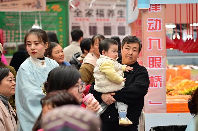 2025成都武侯区首届十国名特优消费展暨音乐美食嘉年华圆满收官