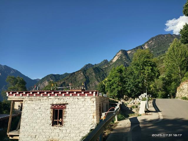 游四姑娘山，再到中路藏族
