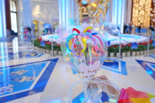 赏花灯，庆佳节！乐海神话世界华灯初上，动物王国喜气满满