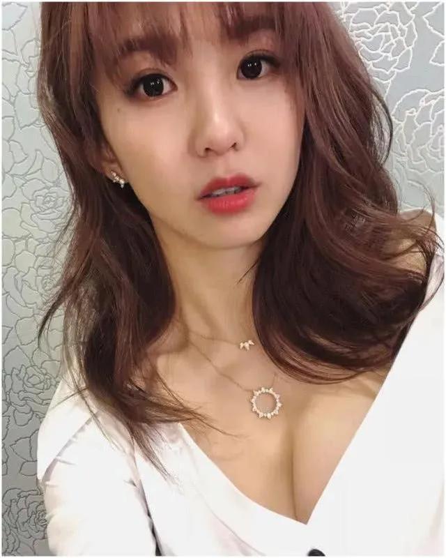 有人还记得她吗？早期的“童颜巨乳”代表！