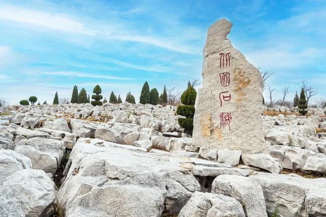 年味十足的山东宝藏小城，不仅是鲁菜重要发源地，还是“中国琉璃之乡”！