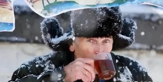 美专家：台海战争爆发，西方冻结3.4万亿中国资产，但中国有王炸