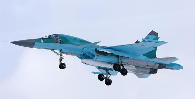 歼-35还是有点小？国产航母突破12万吨指日可待，歼-36能上舰么？