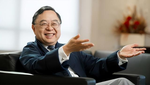 香港富豪陈启宗，扬言以国人身份为耻，转头向美国捐款200亿
