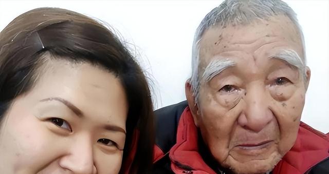 台湾92岁老兵回重庆祭祖，下飞机后却怒道：这不还是台北吗？