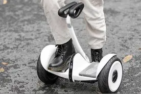 电动平衡车事故频发！党派声音：勿让“代步神器”变危险“风火轮”图片