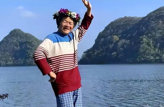 71岁上海老太卖房自驾游10年，不留给子孙一分钱，如今怎么样了？