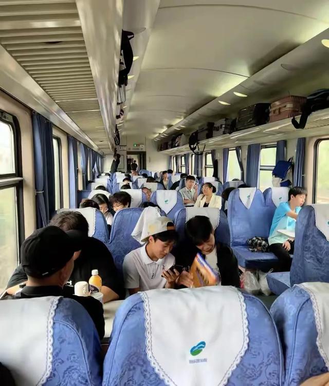 宁愿坐19个小时的火车，也不坐6个小时的高铁，看完你就明白了