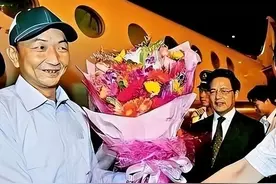 2010年，詹其雄开渔船撞日本军舰，遭扣押17天，事后：对不起家人图片