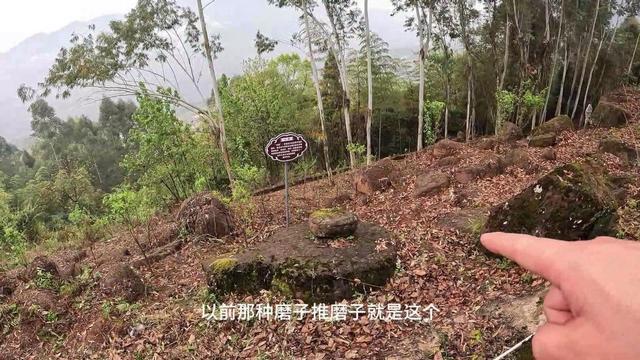 重庆江津丹霞绝壁上的军事要塞，冷兵器时代堪称不可攻克之地