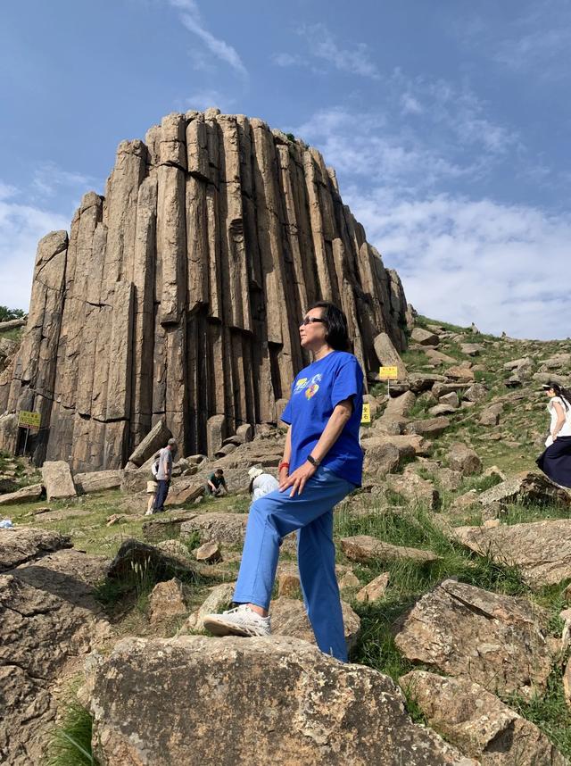 从张家口、宣化到太仆寺旗牛奶湖、石条山旅游，正好一天行程