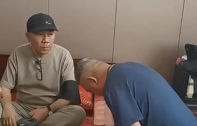 杨议曝冯巩缺席葬礼真相！打了俩电话没接，果断送来一纸公函