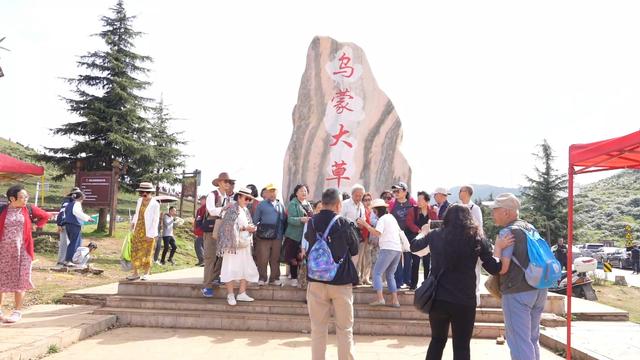 盘州乌蒙大草原：帐篷露营，高山草场上的独特体验