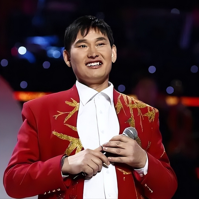 “大衣哥”被网暴案判了，女子剪辑数百条侮辱视频，下场大快人心