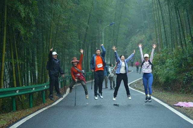 杭黄联动秋趣浓！黄山区徽黄之路户外助力黄山古道徒步推介，解锁秋日徒步新体验