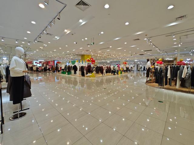 1.6万亿消费大迁徙！商场空到只剩导购，中产的钱都流向了这里