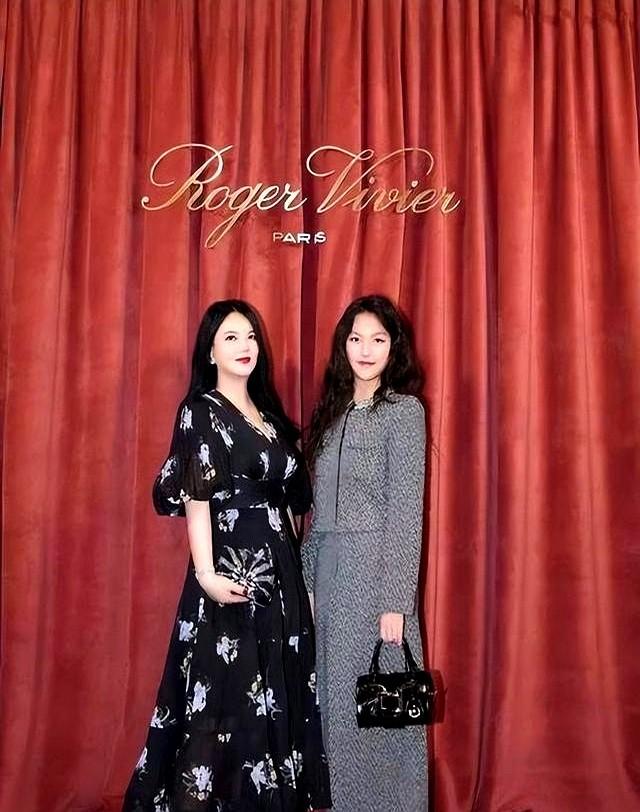 李湘风波再升级、被曝泰国求子只是冰山一角，11年前怀二胎被扒
