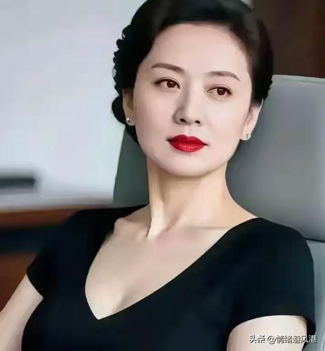 65岁阿姨喝茶时说大实话：女人到死都惦记男人，不是矫情是真心