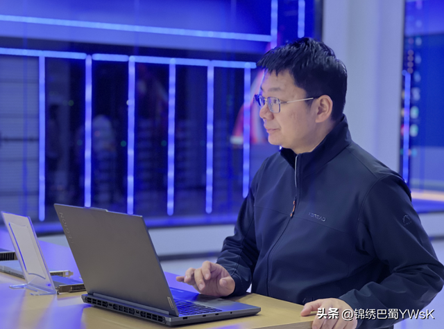 《焦点访谈》报道！为绵外校友李潮点赞！