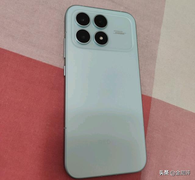 红米K90“销量遇冷”，值不值得买？真相藏在这3个细节里