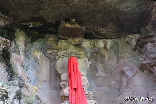 巴蜀石刻：寻访广安岳池坪滩东岩寺摩崖造像