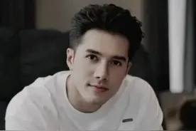 泰国混血男星Mik分享帅照，混血优势在他身上体现得淋漓尽致。图片