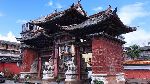 昆明动车直达，又一座小众的千年古镇，四季如春，古迹遍布