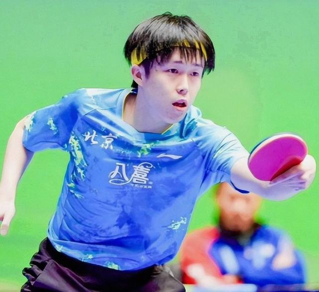 20日夜间全运会男团决赛 王楚钦败阵后额碰球台	，樊振东强势逆转！