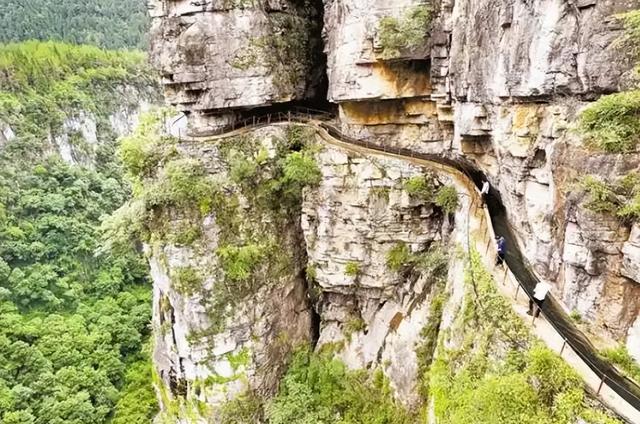水润山城 绿满生金——重庆武隆区践行“两山”理念观察