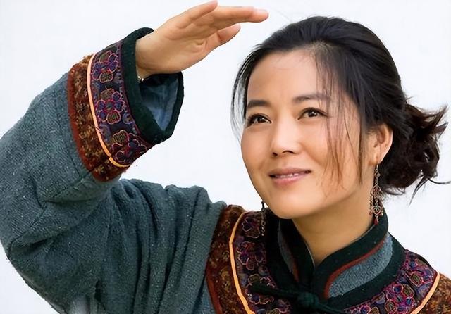 演员王茜华：我这辈子最正确的决定，就是43岁高龄为小丈夫生儿子