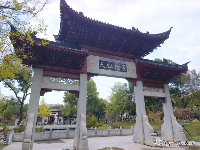 “天仙配”男主角董永是孝感第一名人，这里还有一座“董永公园”