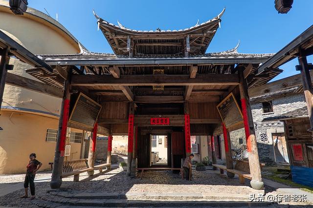 走遍福建古村落，一座千年太后坊一条百年奈何桥，白云山下晓阳村