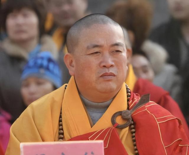 李湘终于不忍了，公开坦白与释永信关系，黑丝亲吻照终于真相大白