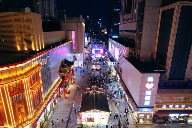 石家庄湾里庙步行街，国家旅游休闲街区，感受石光闪耀夜兴城的美