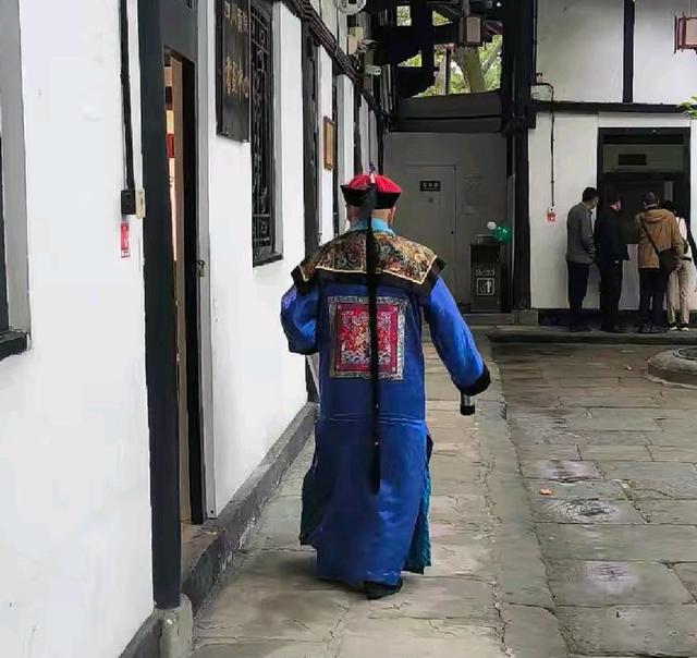 参观游览古代乡试的考场——川北贡院