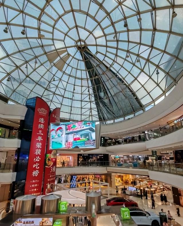 刚还完6000亿外债，71岁的王健林又迎来大麻烦，儿子还在赌场挥霍